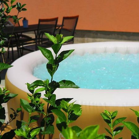 Apartment Gamma With Hydromassage Mini Pool Near Split Žrnovnica Екстериор снимка