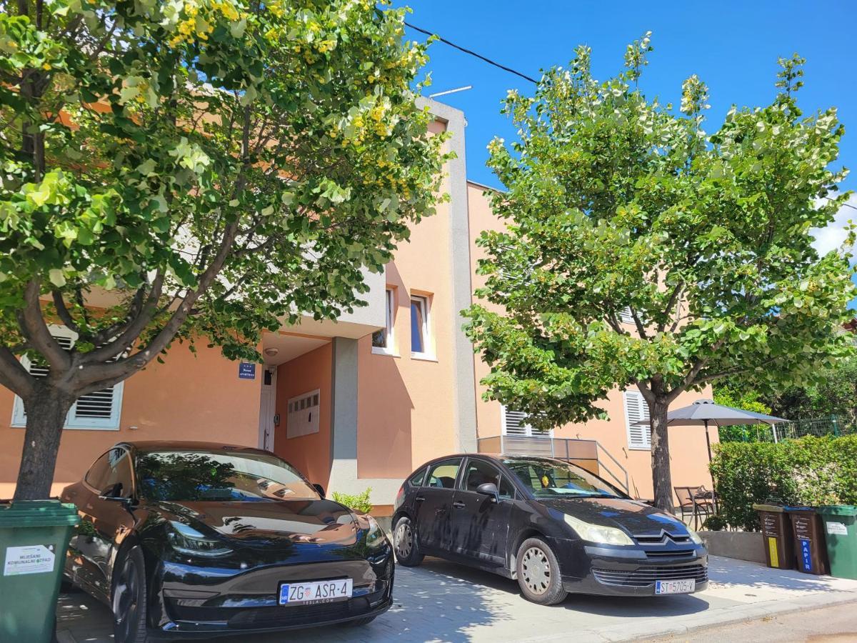 Apartment Gamma With Hydromassage Mini Pool Near Split Žrnovnica Екстериор снимка
