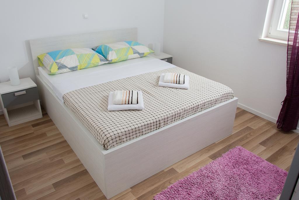 Apartment Gamma With Hydromassage Mini Pool Near Split Žrnovnica Екстериор снимка