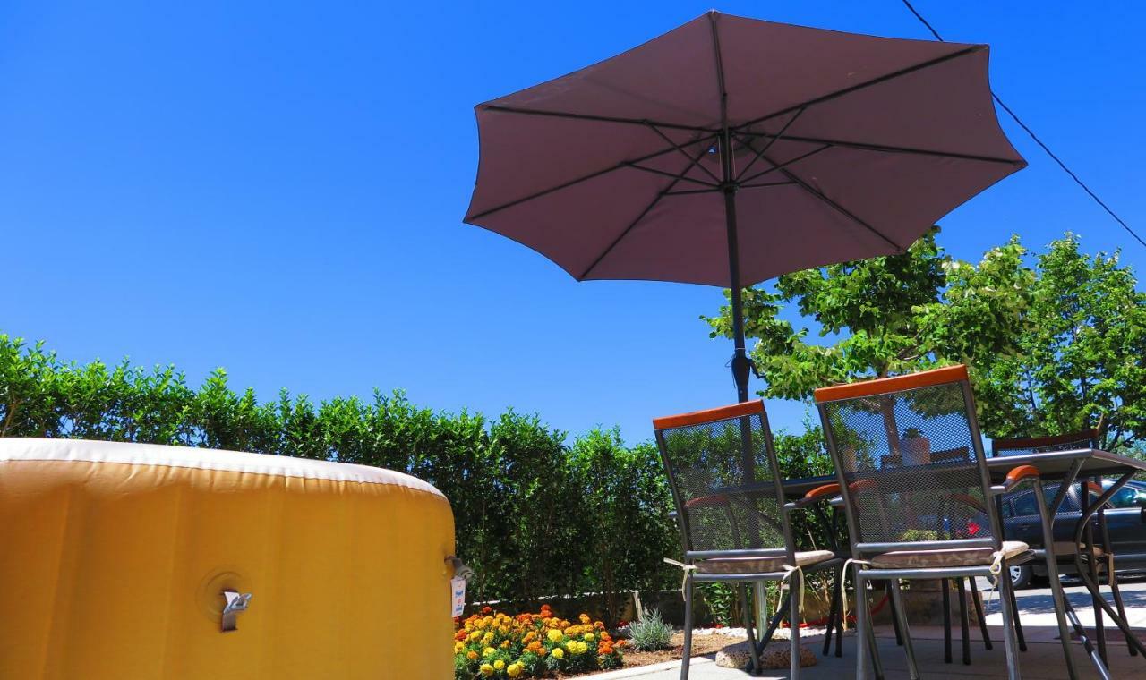 Apartment Gamma With Hydromassage Mini Pool Near Split Žrnovnica Екстериор снимка