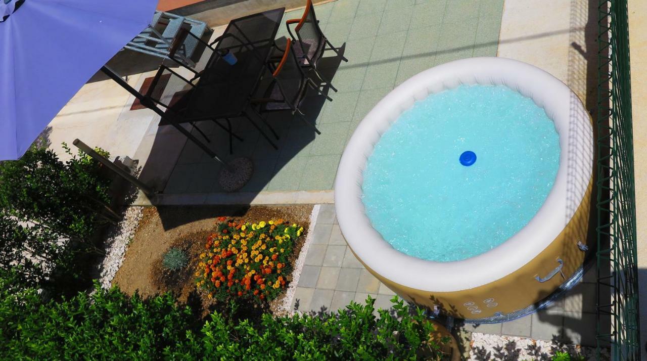 Apartment Gamma With Hydromassage Mini Pool Near Split Žrnovnica Екстериор снимка